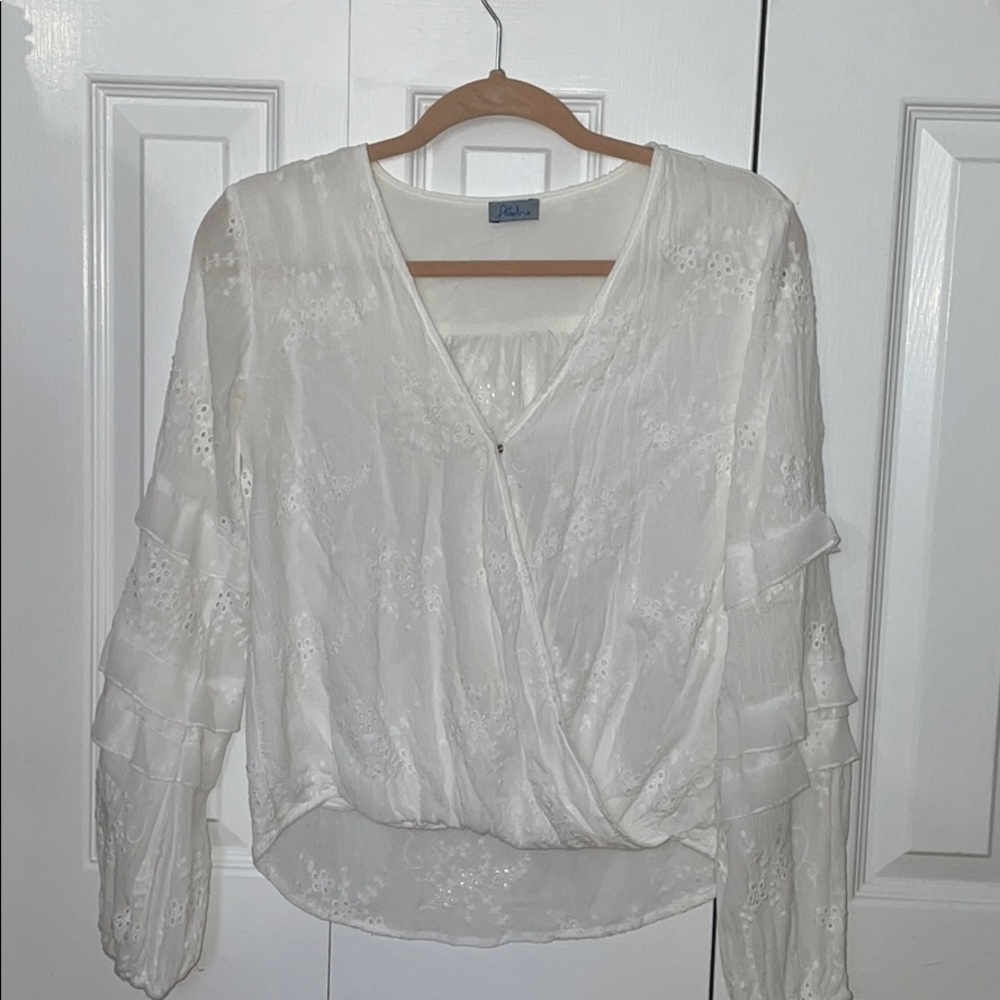 White abbeline blouse like top